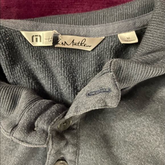Travis Mathew’s pullover - Picture 3 of 3